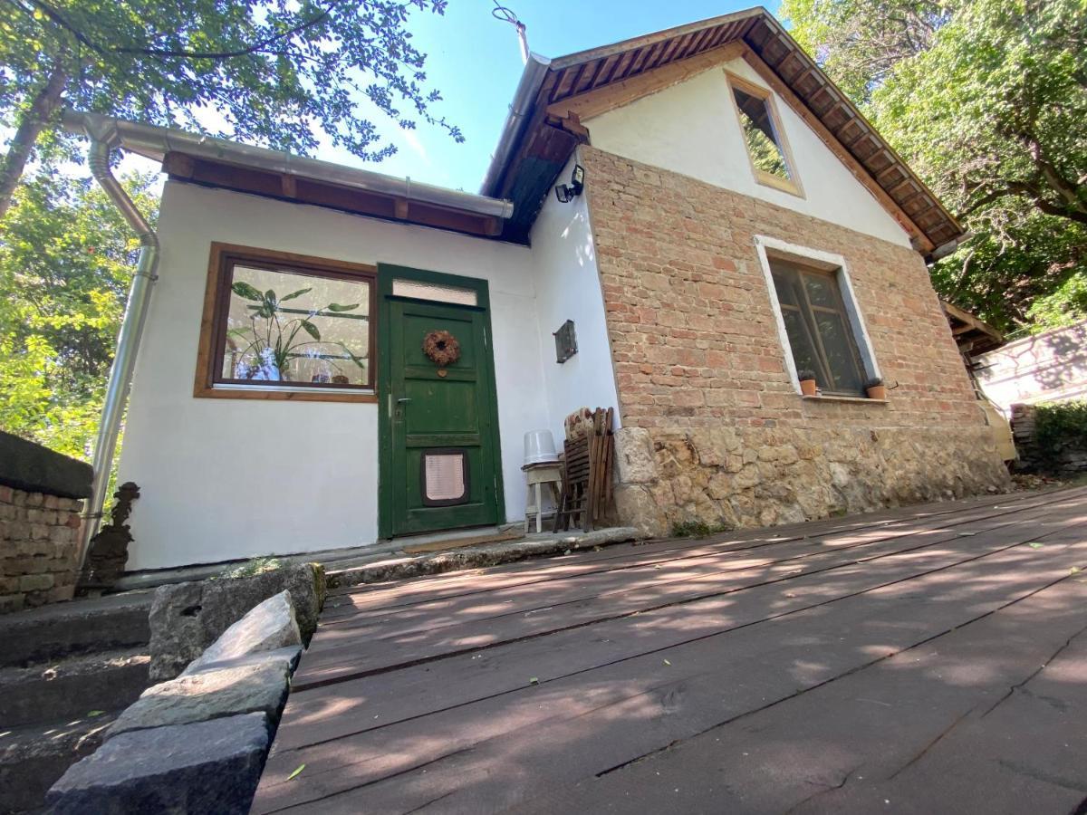 Rustic Cottage & Garden Retreat On Buda Hilltop Budapest Exterior foto